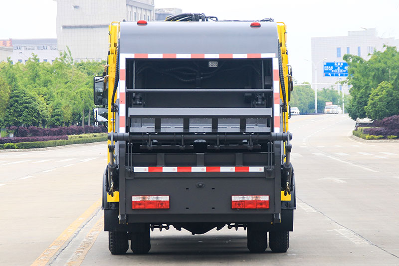 東風小多利卡壓縮式垃圾車(6方)