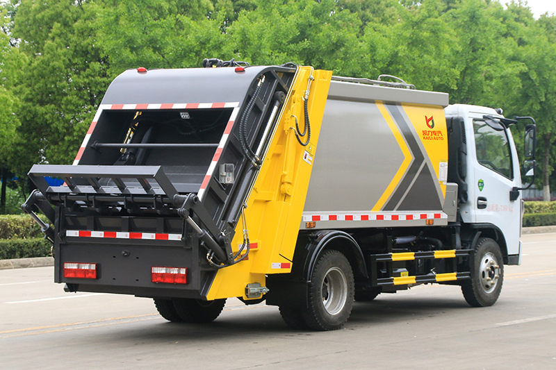 東風小多利卡壓縮式垃圾車(6方)