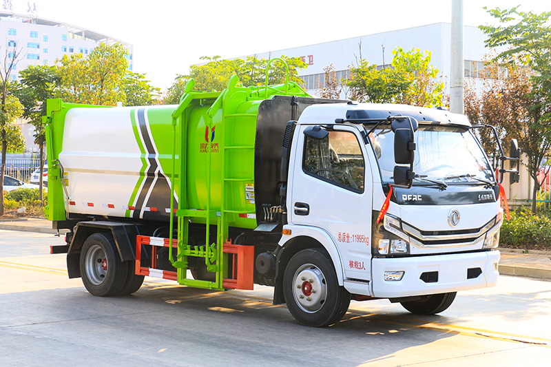 東風(fēng)大多利卡側(cè)裝壓縮垃圾車（10方）