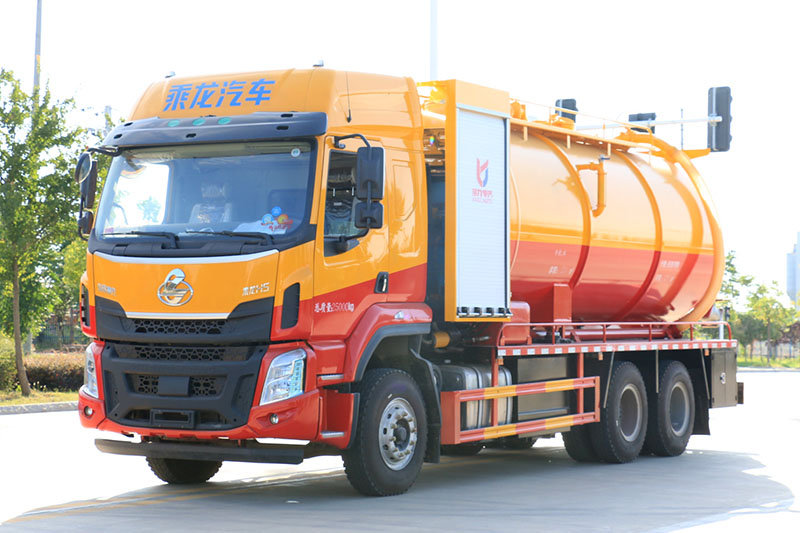 柳汽乘龍后八輪清洗吸污車（一體罐  可加裝副發）（清水  污水21方）