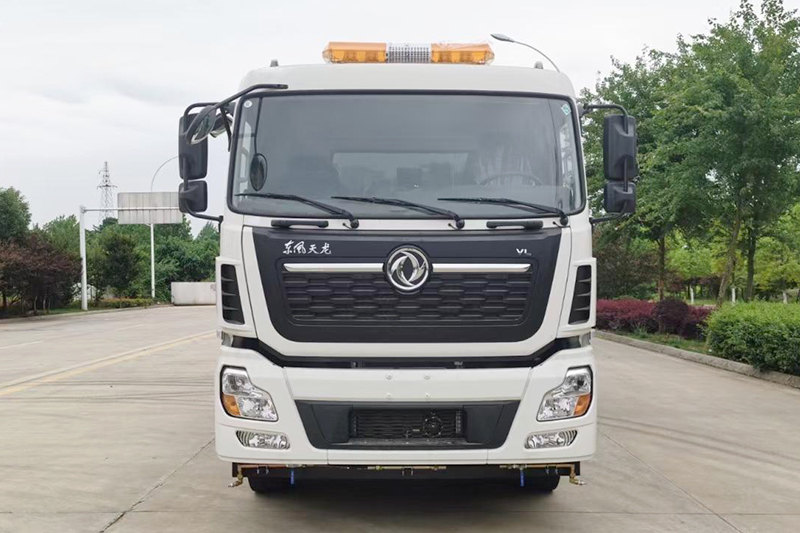 東風天龍后雙橋洗掃車（12水  10塵）